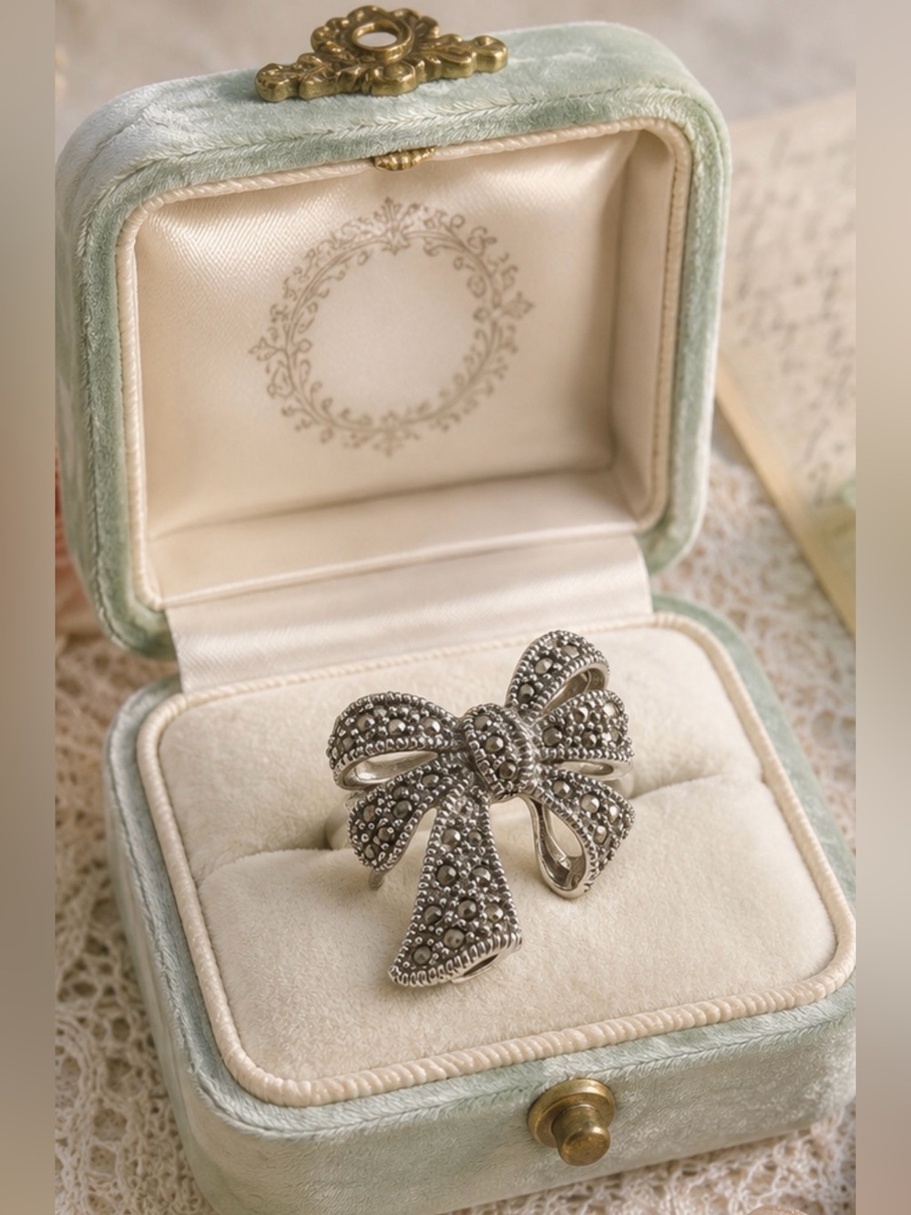 Ring Bow-Shaped Sterling Silver Marcasite Vintage Feminine Statement
